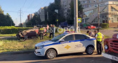 Утреннее ДТП с переворотом в Чебоксарах: легковушка вылетела с дороги