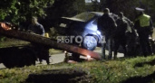 В Новочебоксарске легковушка врезалась в дерево: "Машину буквально сложило пополам"
