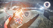 Появилось видео столкновения иномарок на Октябрьском мосту в Чебоксарах