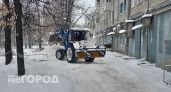 Спирин рассказал, что жители сами могут решить вопрос вывоза снега из дворов