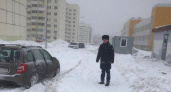 Прокуратура и ГИБДД снова нашли в Чебоксарах горы снега, которые мешают водителям и пешеходам