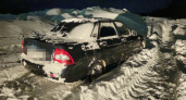 Два парня послушали музыку в чужой машине, покатались по Чебоксарам и бросили авто в снегу