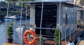 Власти Чувашии показали плавучий домик с баней для отдыхающих в регионе 
