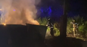 В Чебоксарах случился пожар: люди закидывали пламя землей и носили бутылки с водой