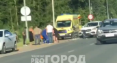 При въезде в Чебоксары сбили человека: "Несли на носилках"