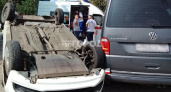 В Новочебоксарске произошло ДТП: авто перевернулось на крышу