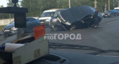 В Чебоксарах Toyota Camry залетела на машину спецсвязи