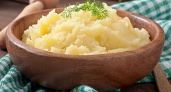 Умелые кулинары добавляют в картофельное пюре секретный продукт: блюдо выходит воздушным и мягким, как пух — не сливки, и не сметана