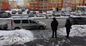 В праздники мусоровозы не могли вывезти мусор из-за припаркованных машин в Новом городе
