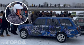Известный юморист Денис Дорохов приехал на ледяные гонки в Чебоксары