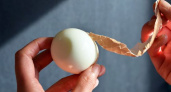 Скорлупа отходит одним слоем за секунды: как сварить самые идеальные яйца в вашей жизни