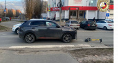 Кроссовер сбил самокатчика на пешеходном переходе в Чебоксарах