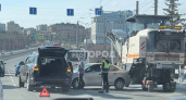 В Чебоксарах у "Дома мод" не разъехались дорожная техника и две иномарки