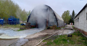 В Новочебоксарске вспыхнул ангар для производства "жидкой резины": сильные клубы дыма поднимались над промзоной