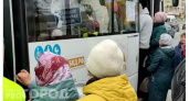 На чебоксарских остановках сотни людей: горожане штурмуют автобусы, чтобы поехать на кладбища в Радоницу