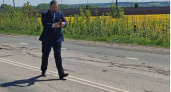 Вице-премьер Чувашии сфотографировал ямы на дороге: "Прогресс есть, но пока все сложно"