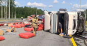 На трассе М-12 перевернулась фура и перекрыла движение в сторону Казани