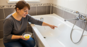 Сантехник 40 лет скрывал этот секрет: 2 копеечных ингредиента сделают ванну белоснежной за 20 минут