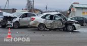 Выехал на красный и влетел в другую машину: в Чебоксарах серьезное ДТП
