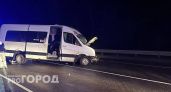 В Заволжье столкнулись маршрутка с людьми и внедорожник: есть погибший и пострадавшие