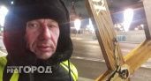 Житель Чувашии завершил крестный ход в поддержку бойцов СВО и дошел с крестом до Кремля