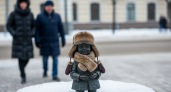 Мини-скульптуры Чебоксар одели в меха и муфты из-за аномальных морозов до -33°C