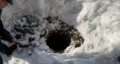 В Чебоксарах школьница провалилась в открытый канализационный колодец, спрятанный под снегом