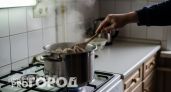 Хозяйки старой закалки не варят мясо без этого предмета: всегда получается мягким и сочным 