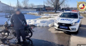 В Чувашии подросток без прав катался на мамином мопеде, пока она была на заработках
