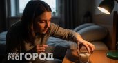 Стакан воды с солью на ночь: старинная мудрость для защиты дома работает лучше современных средств