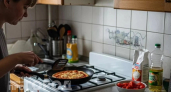 Делаю вкуснейшую пиццу на сковороде всего за 15 минут: муж и дети сметают сразу же