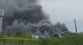 В Цивильском районе горит завод по производству дверей