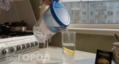 Стакан воды с лимоном по утрам: почему это старит кожу и что пить на самом деле