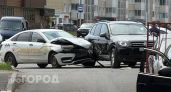 В Чебоксарах столкнулись иномарка и "победитель конкурса профессионального мастерства" 