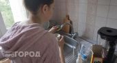 Зачем я вылила масло в унитаз перед уходом из дома: проверяю лайфхаки из Сети, которые экономят время и силы