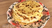 Понадобился кефир и сыр: вкуснейший завтрак за 5 минут, который заменит выпечку