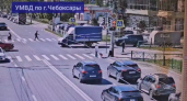 В Чебоксарах легковушка сбила школьника на электросамокате