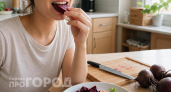 Съел и стало легче: продукты, которые реально поднимают настроение, – не тортики