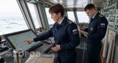 Командую ледоколом среди суровых мужчин: как на самом деле устроен быт в море под началом женщины-капитана