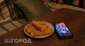 Хрустят и тянутся: готовлю экспресс-закуску для вечера кино 