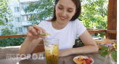 Добавляю это в охлажденный зеленый чай и наслаждаюсь вкусным коктейлем все лето