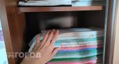 Забыла про затхлый запах в шкафу: теперь просто кладу это средство на полку – и вещи пахнут свежестью постоянно