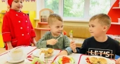 Огурцы, помидоры и витсалаты: в детсадах Чебоксар ввели новое летнее меню