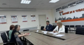 Руководители филиалов «Т Плюс» и «ЭнергосбыТ Плюс» в Чебоксарах ответили на вопросы жителей по отоплению и горячей воде
