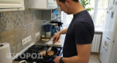 Никогда не жарьте курицу так: будет всегда получаться сухой – одно действие, и она станет сочной