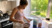 Просто смешиваю печенье с молоком: получается невероятный шоколадный торт за 20 минут