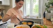 У нас тыква не залеживается, просто смешиваю ее с кефиром: на выходе – гора вкуснейших оладьев на завтрак