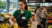 Вот для чего продавцы "Магнита" и "Пятерочки" забирают себе маленькие пакетики из ящиков с бананами