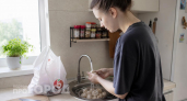 Названы продукты, которые опасно мыть перед готовкой: многие делают это каждый день