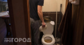 Сантехники предупреждают о скрытой угрозе: эти привычные отходы гарантированно превратят ваши трубы в мусор